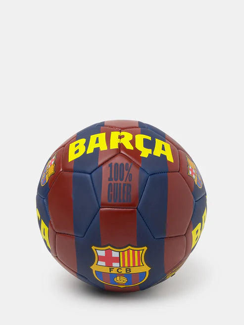 Balón del Barça con escudo